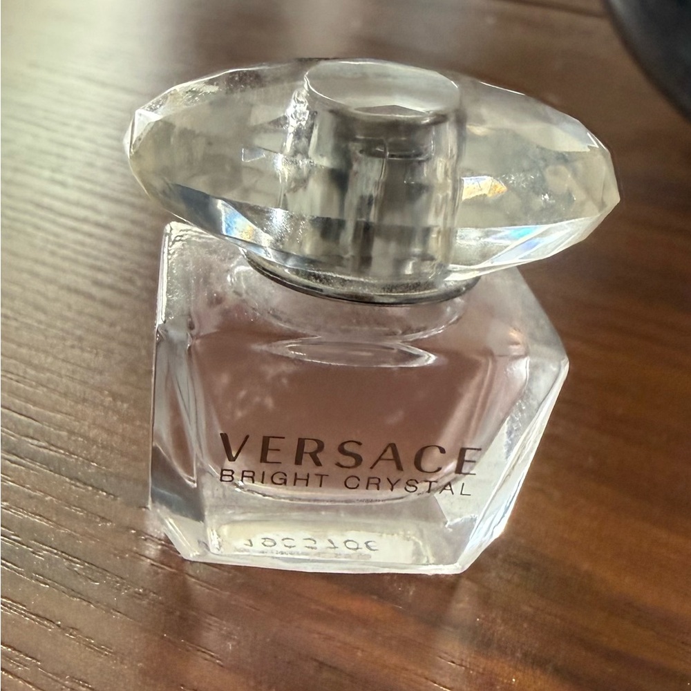 Versace Bright Crystal Pink Perfume